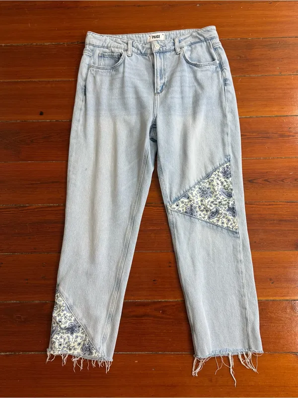 PAIGE Noella Light Blue Patchwork Cropped Raw Hem Jeans Sz 29 🧡🍄 - Image 3