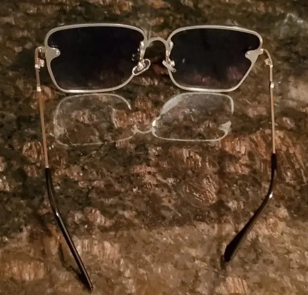 Gradient Bee Designed Sunglasses  - Image 5