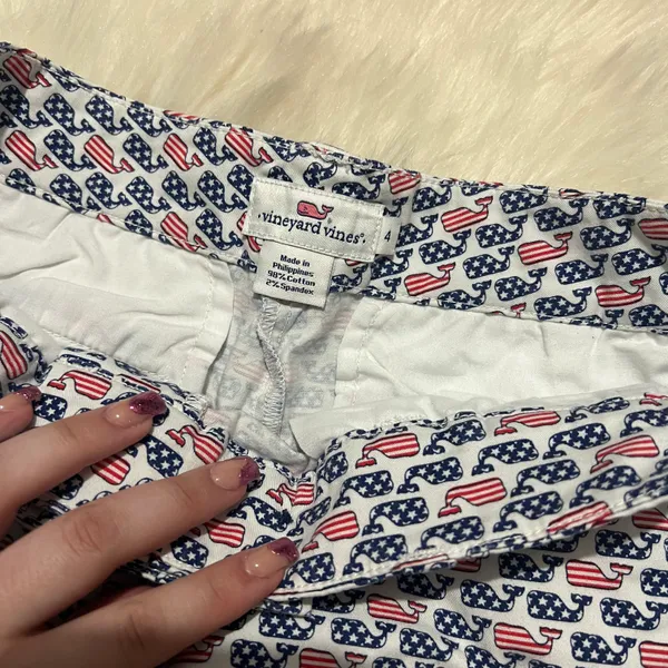 Vineyard Vines Patriot Shorts Size 4 - Image 2