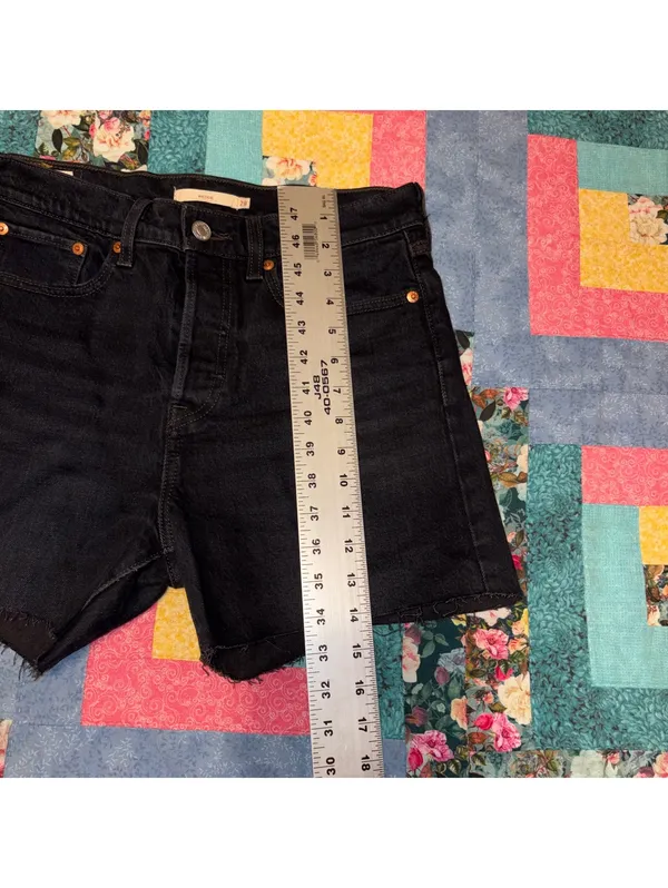 Levi's Wedgie Fit Black Denim Shorts Woman’s Size 28 Summer Denim - Image 9