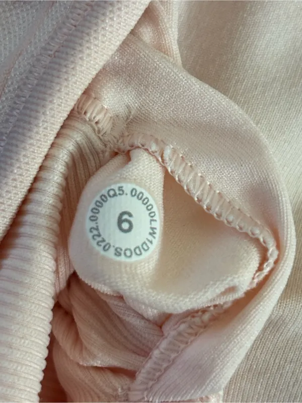 Lululemon Ebb to Street Cropped Tank Top Rib Map Strawberry Milkshake size 6 - Image 4