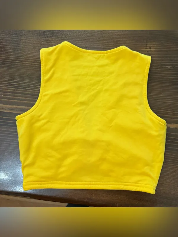 Shein XS v neck crop top - Image 2