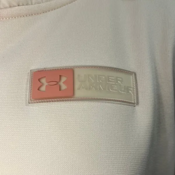 Under Armour Women's Pink Hoodie Size L - Image 4