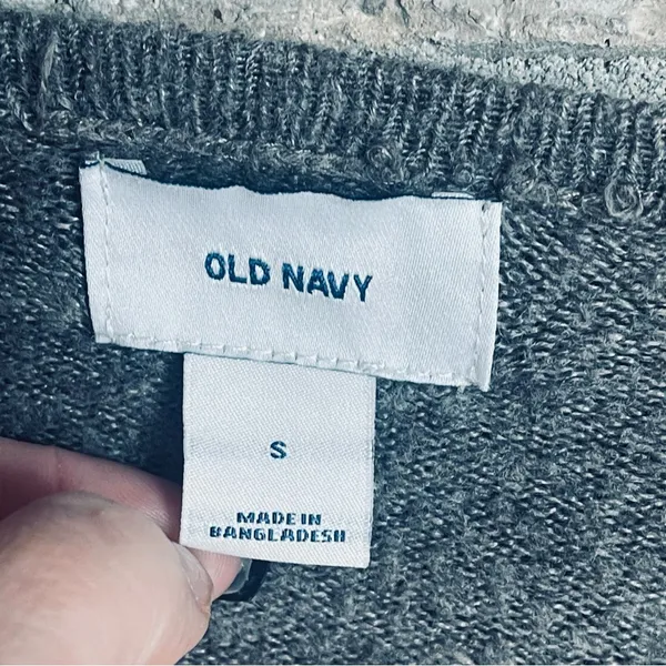 Old Navy sweater with pockets - Image 2