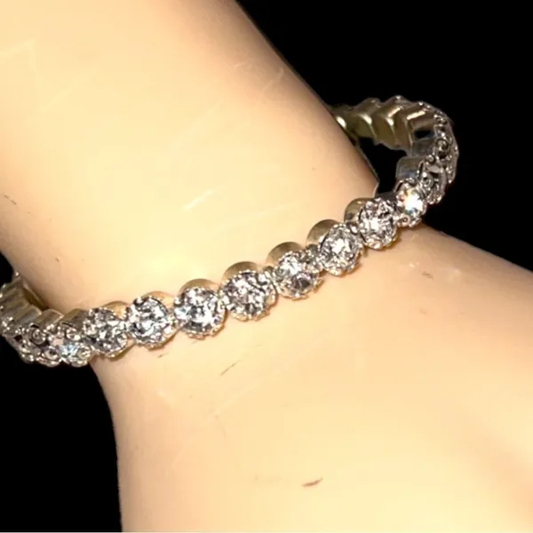 Cute silver rhinestone bracelet! Silver - Image 2