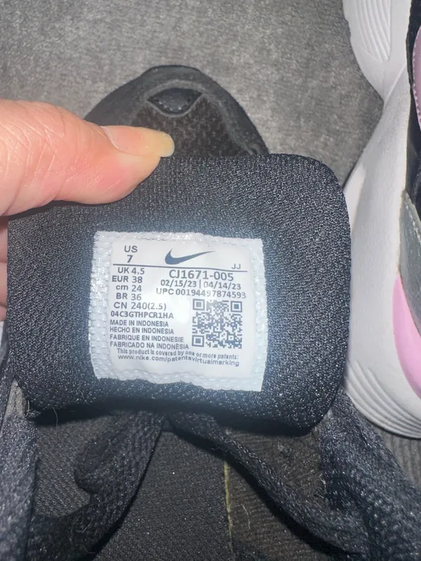 Nike Women’s Air Max Sneakers - Image 7