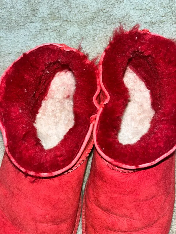 UGG Red size 6.5-7 women’s - Image 4