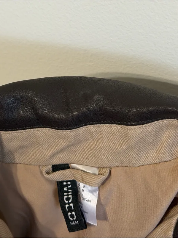 H&M Cropped Barn Jacket Size Medium Oversized Beige Coated-Collar Twill Brown - Image 7