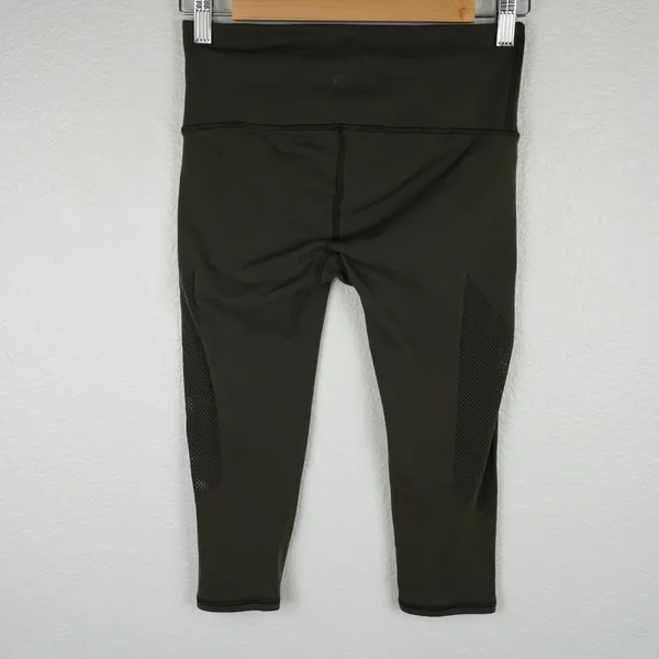 Lululemon Green Mesh Panel Cropped Leggings‎ Womens Size 6 High Rise - Image 2