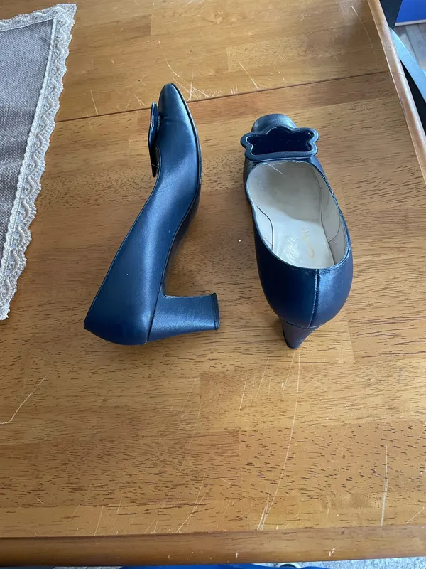 Vintage Blue pumps design by Evins - Image 8