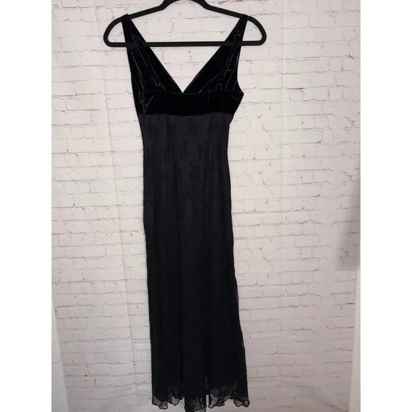 NIA The Brand Guest Black Velvet and Lace Midi Dress Whimsigoth Wedding Formal S - Image 7