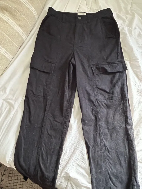 Universal Threads Black Cargo Pants - Image 2