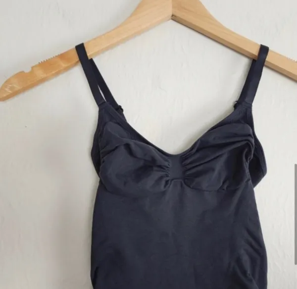 SKIMS Sculpting Bodysuit XS - Image 3