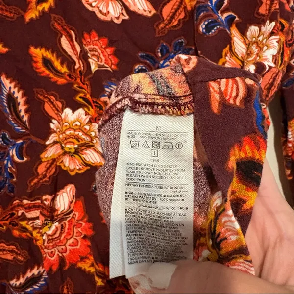 Old Navy Split Neck floral Poet Blouse red orange‎ size medium - Image 6