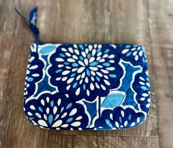 Vera Bradley Blue and White Floral Change Purse - Image 2