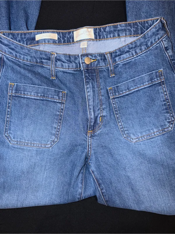 Universal Thread High Rise Flare Jeans 10R Patch Pocket 70s Medium Wash - Image 3