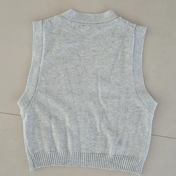 Woman's Gray Cable Knit Sweater Vest Size XS - Image 2