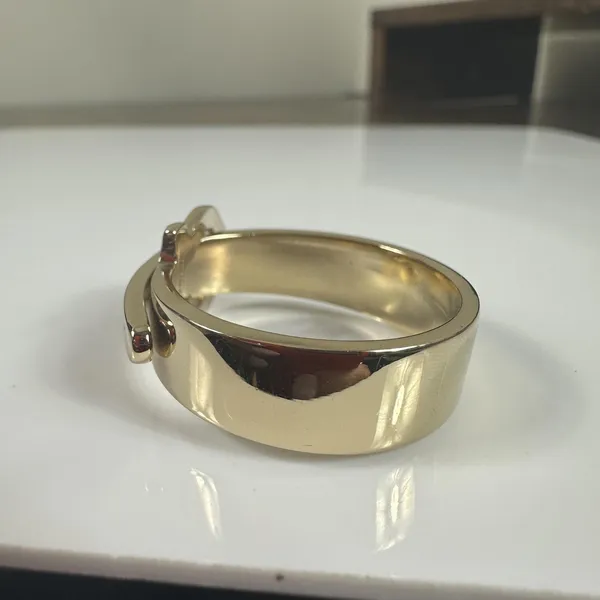 Salvatore Ferragamo Gold Tone Gancini Scarf Ring W/ Box - Image 4