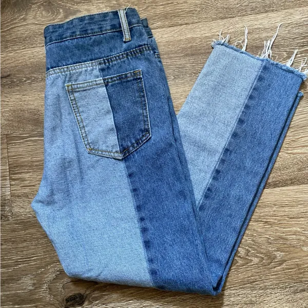 Forever 21 Two Tone Patchwork Raw Hem Jeans Size Medium - Image 5