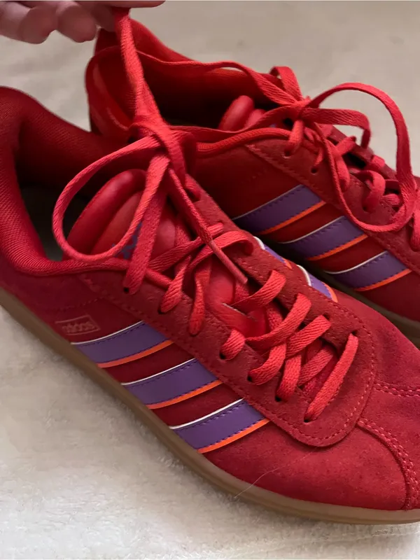adidas Gazelle Bold in Red / Semi Lucid Fuchsia / Night Indigo size 7 - Image 3