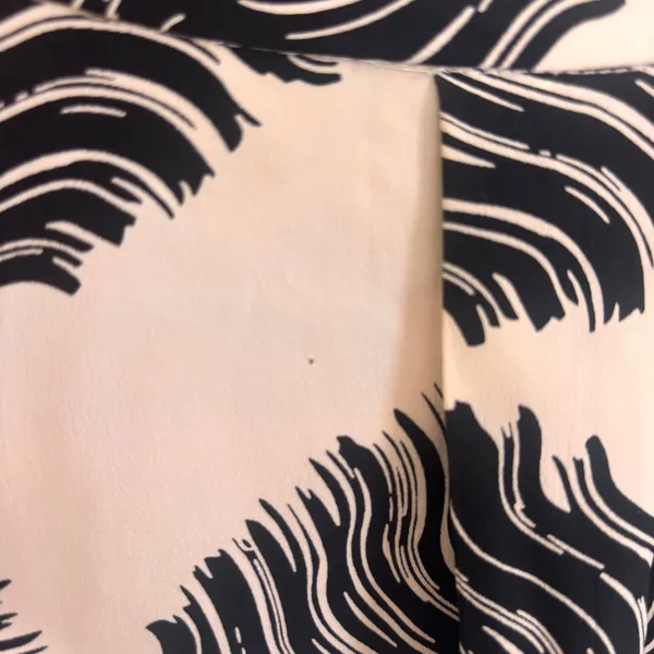 Diane von Furstenberg DVF Deandra Silk Romper Black White Abstract Wave Size 2 - Image 7