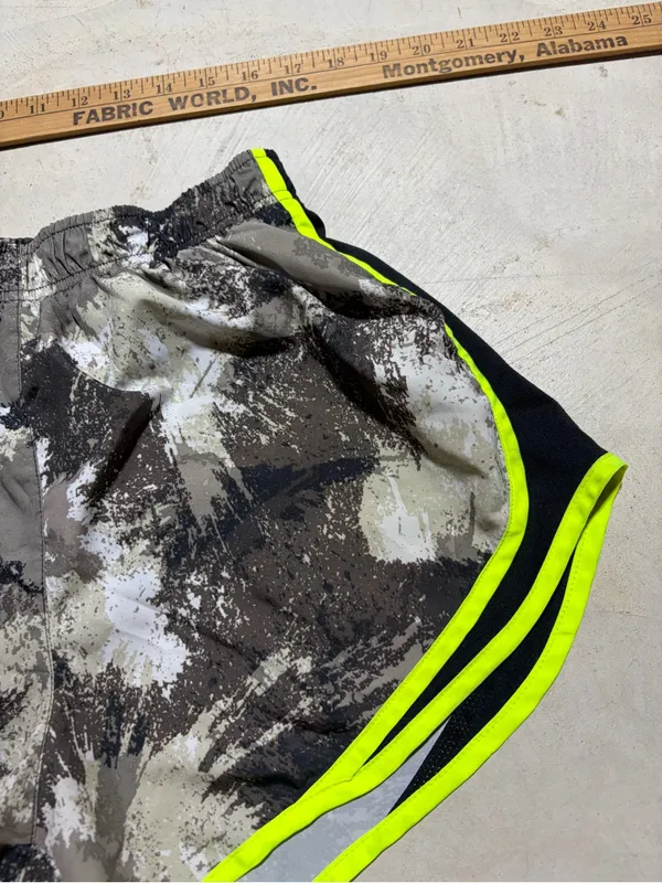 Nike Camo Print Athletic Shorts with Neon Trim medium - Image 4