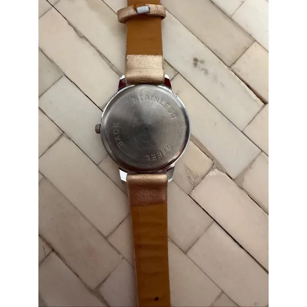 Gold Pineapple Watch – Cute Fashion Accessory, Stainless Steel Back, Adjustable - Image 3
