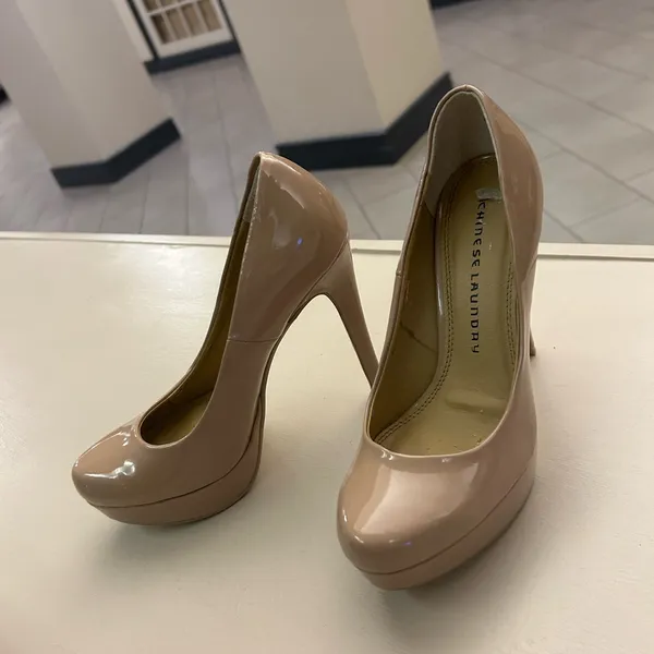 Chic Beige Platform Heels Nude Paten 7M. Very nice! Chinese Laundry - Image 9