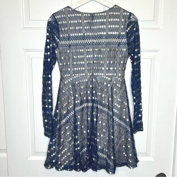 Andree by Unit NWT Gold Lace Fit‎ & Flare Long Sleeve Dress Small - Image 4