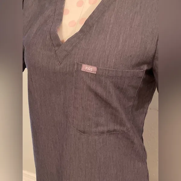 FIGs Charcoal Limited Edition One Pocket Scrub Top Sz XS - Image 4