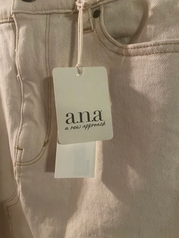 NWT A.NA women's Jean skirt size 6 Color Beige - Image 4