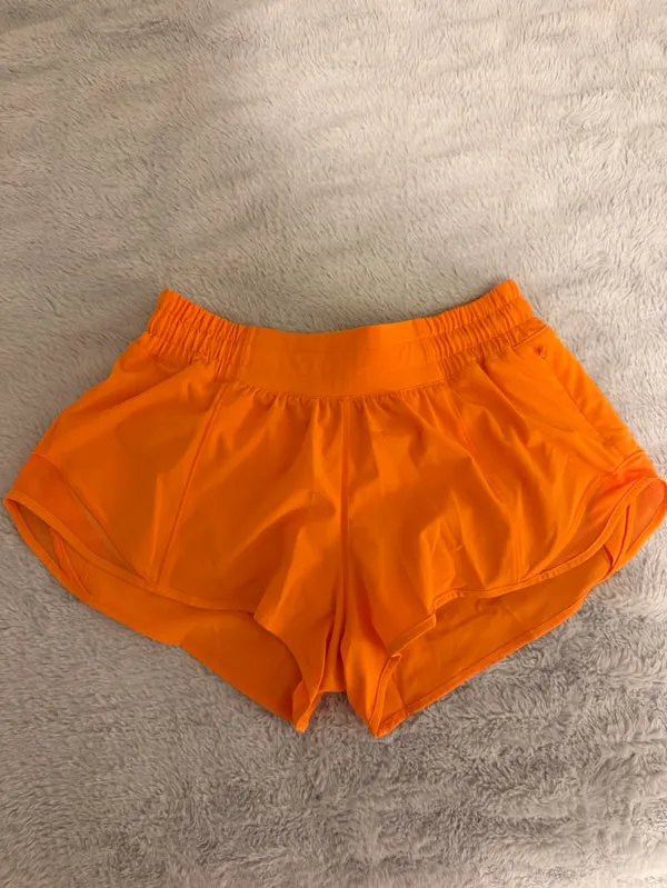 Lululemon Hotty Hot Short 2.5 - Image 7