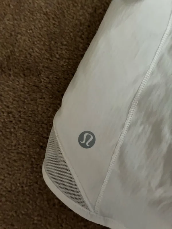 Size 4, Lululemon white hottie hot shorts - Image 3