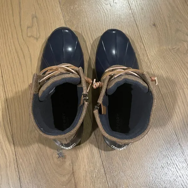 🍁 NEW Sperry Navy & Brown Water Resistant Leather Saltwater Duck Boot Size 10 - Image 10
