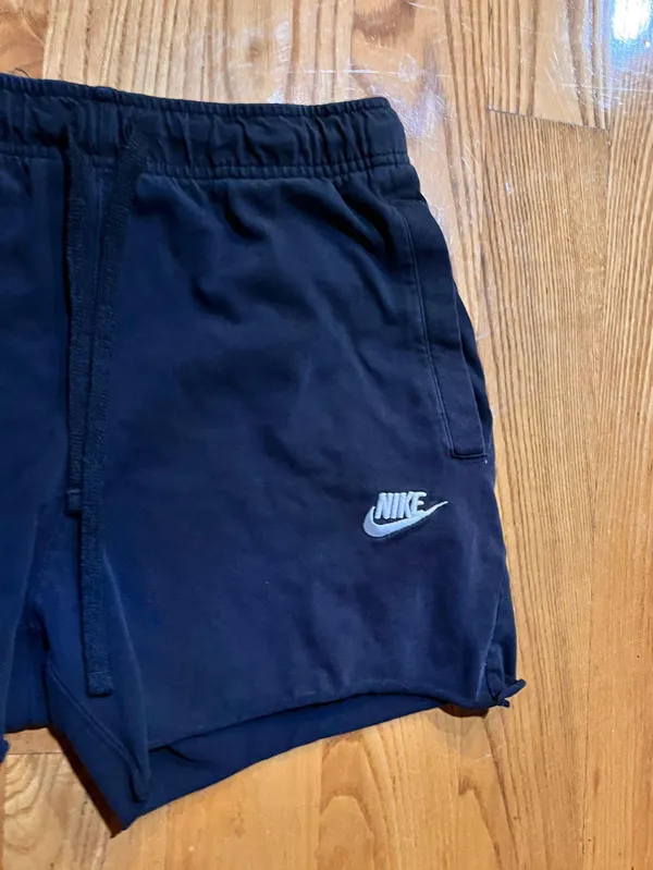 Nike Shorts-medium - Image 3