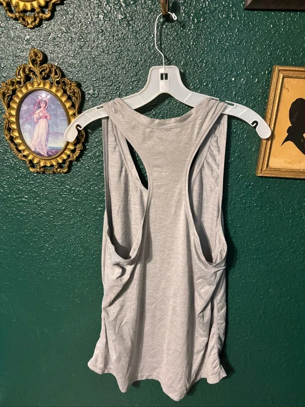 Vuori Gray Racerback Tank Top Sz XL - Image 5