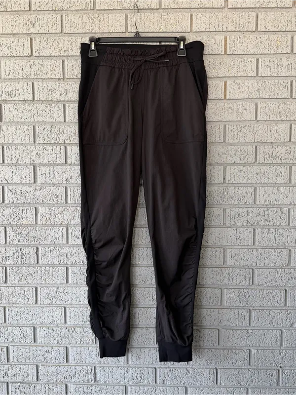 Lululemon Beyond the Studio Jogger Black Size 8 - Image 6