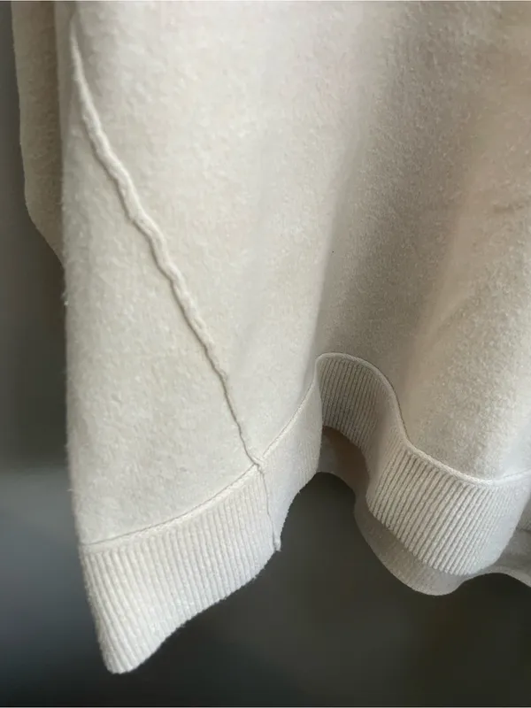 Lucky Brand Women's V-Neck Light Cream Sweater Size L - Image 5