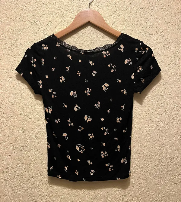 Floral Print Top With Lace - Image 2
