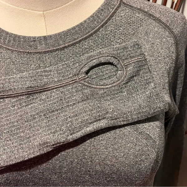 🌺Lululemon Grey Swiftly Tech Long Sleeve Top Size 2🌺 - Image 4