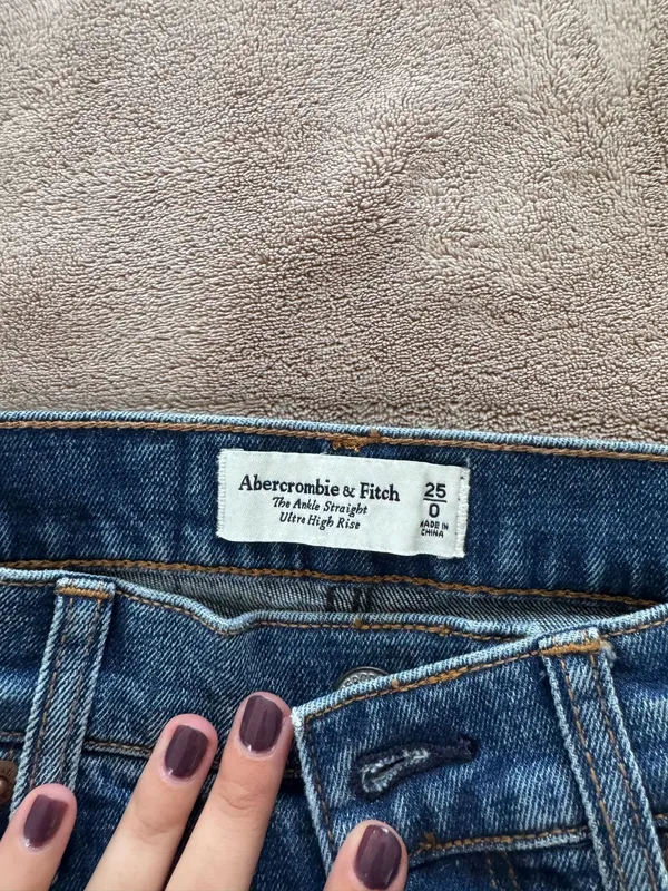 Abercrombie Jeans - Image 2