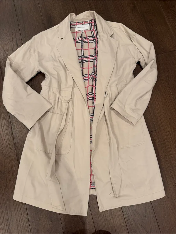 Cupcakes And Cashmere Trench Coat in Khaki/Tan Size Small - C4-097 - Image 4
