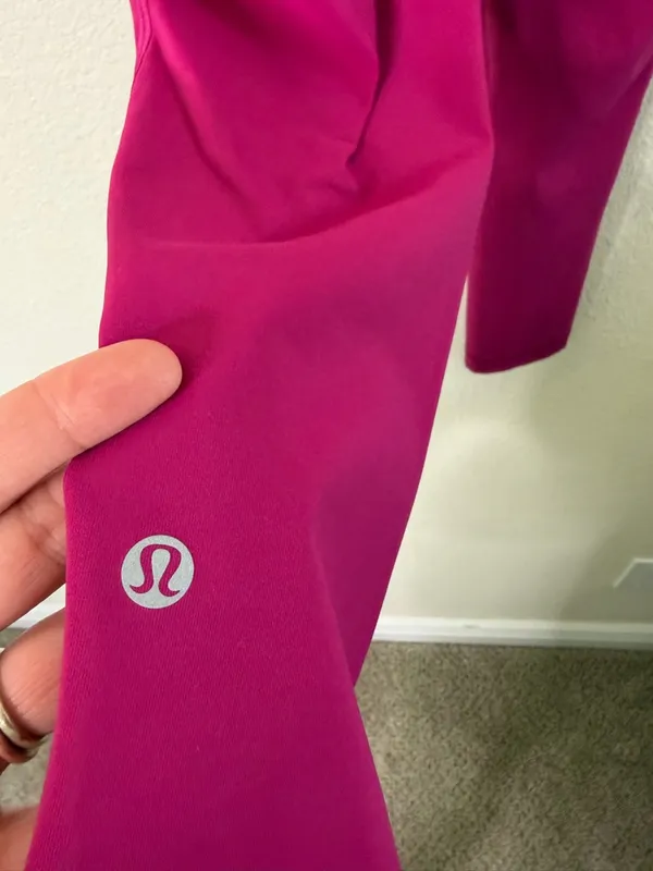 Lululemon Swift Speed High-Rise Crop‎ 21" Wild Berry Womens Size 4 - Image 4