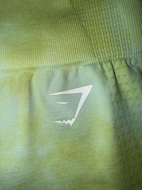 Gymshark Seamless Tie-Dye High-Waisted Shorts in Yellow/Green - Image 2