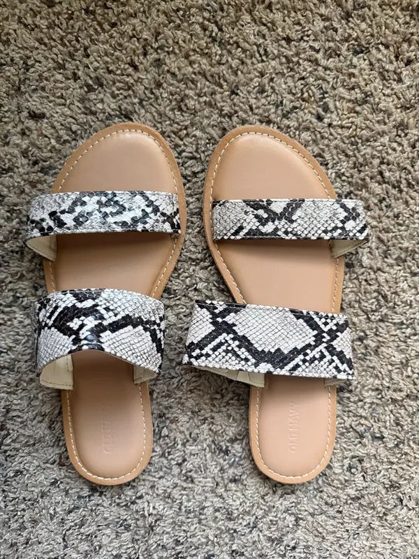 Old Navy Faux-Leather Double-Strap Slide Sandals Size 9 in Faux Snakeskin - Image 2