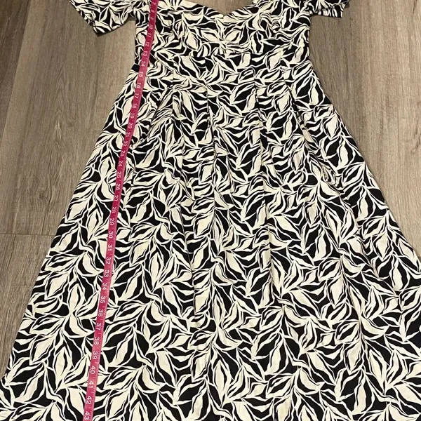 A new day Elegant Black and White Leaf Print maxi Dress size 4 - Image 10