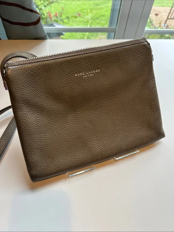 Marc Jacobs Leather square double compartment crossbody tan minimalist - Image 2