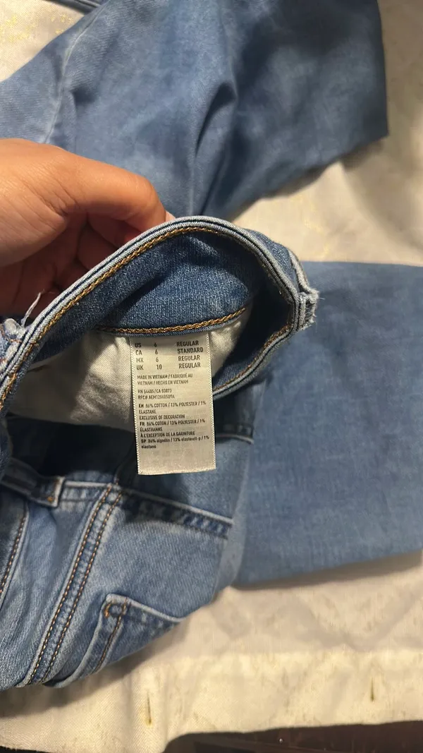 American Eagle Jeans - Image 3