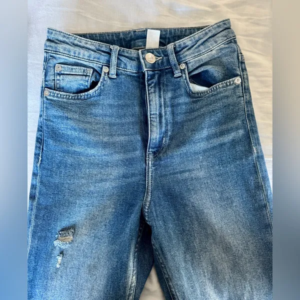 Divided by H&M Distressed Womens Skinny Jeans | Size 4 | High Rise | 99% Cotton - Image 4