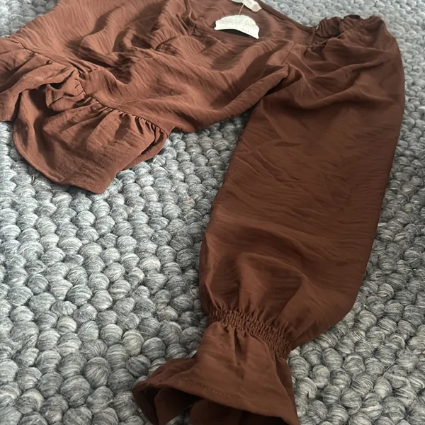 NWT Altar’d State Puff Sleeve Long Sleeve Blouse‎ in Coffee - Image 2